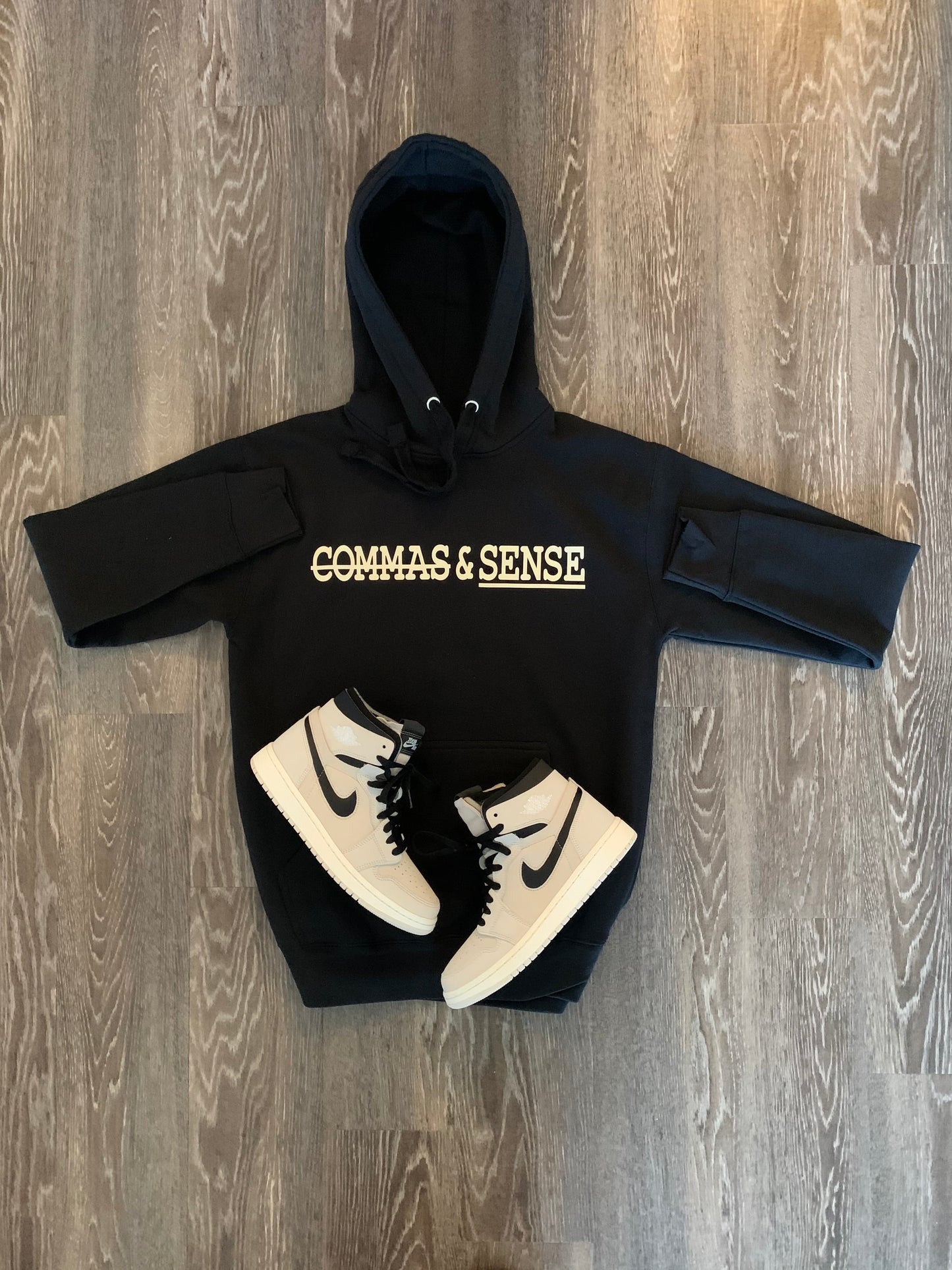 COMMAS & SENSE CLASSIC LOGO HOODIE