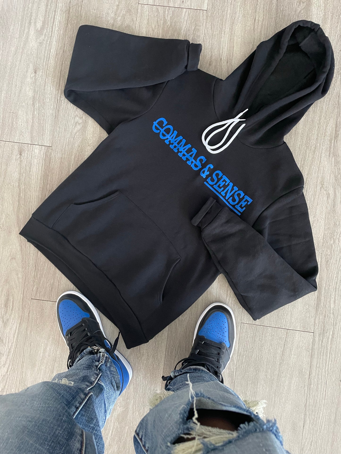 COMMAS & SENSE CLASSIC LOGO HOODIE