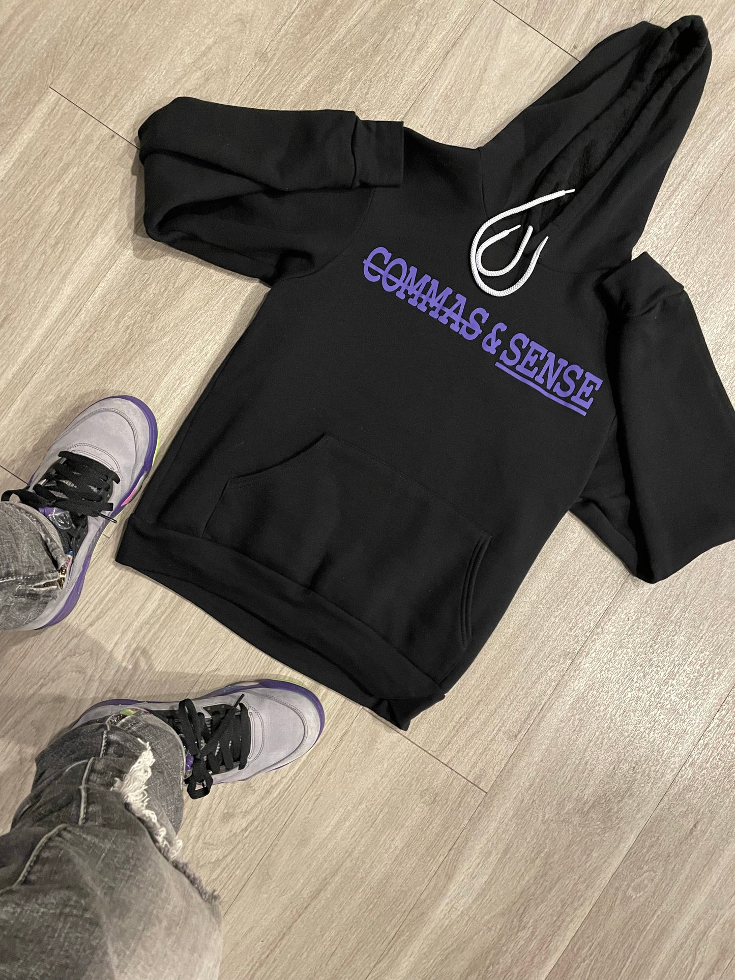 COMMAS & SENSE CLASSIC LOGO HOODIE