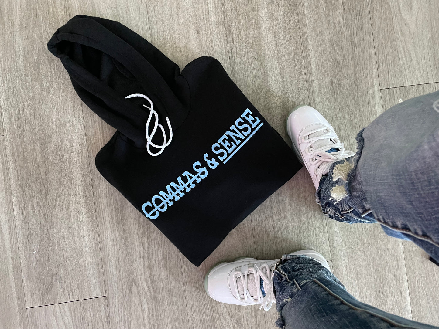 COMMAS & SENSE CLASSIC LOGO HOODIE