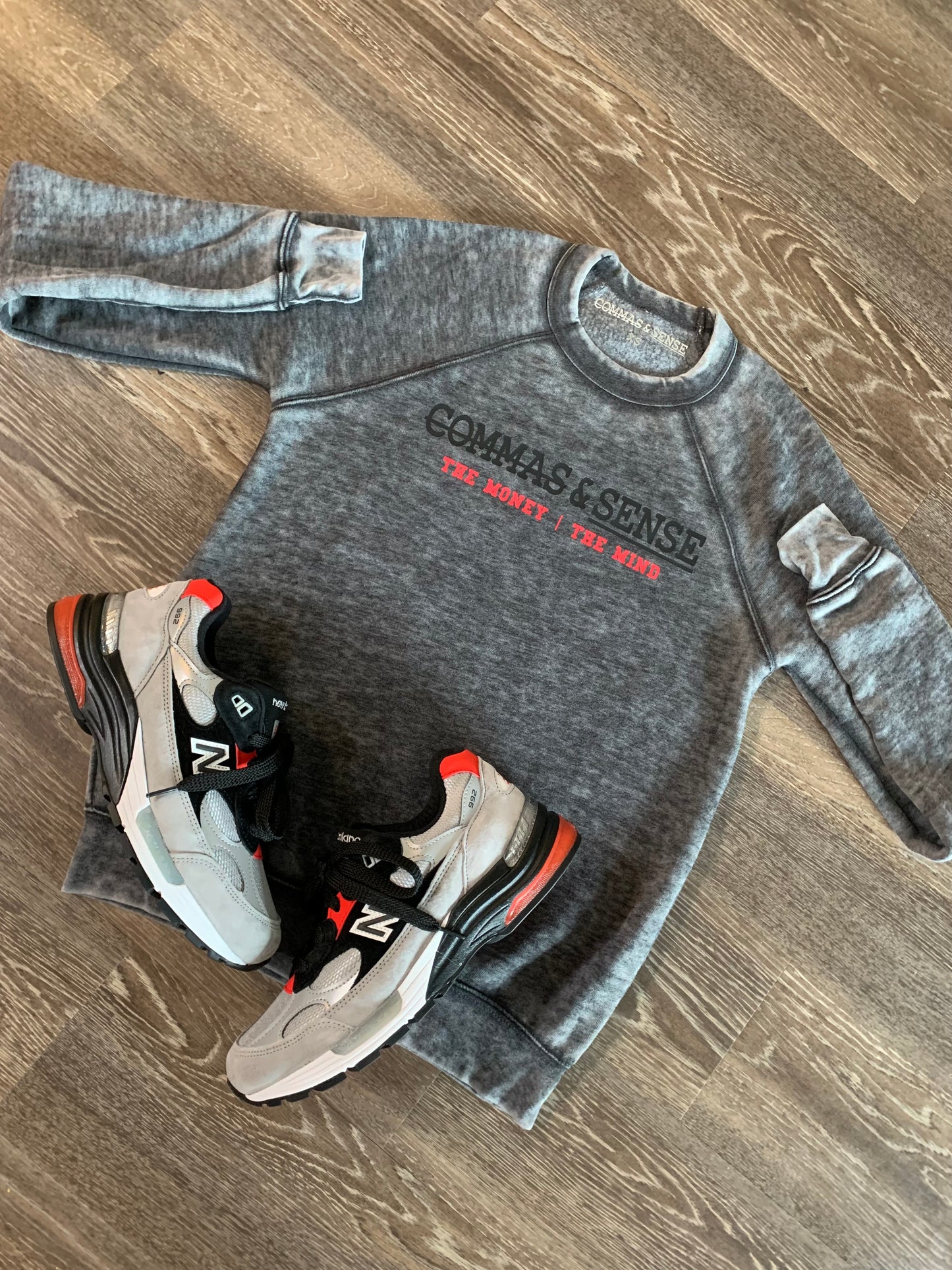 COMMAS & SENSE THE MONEY|THE MIND CREWNECK