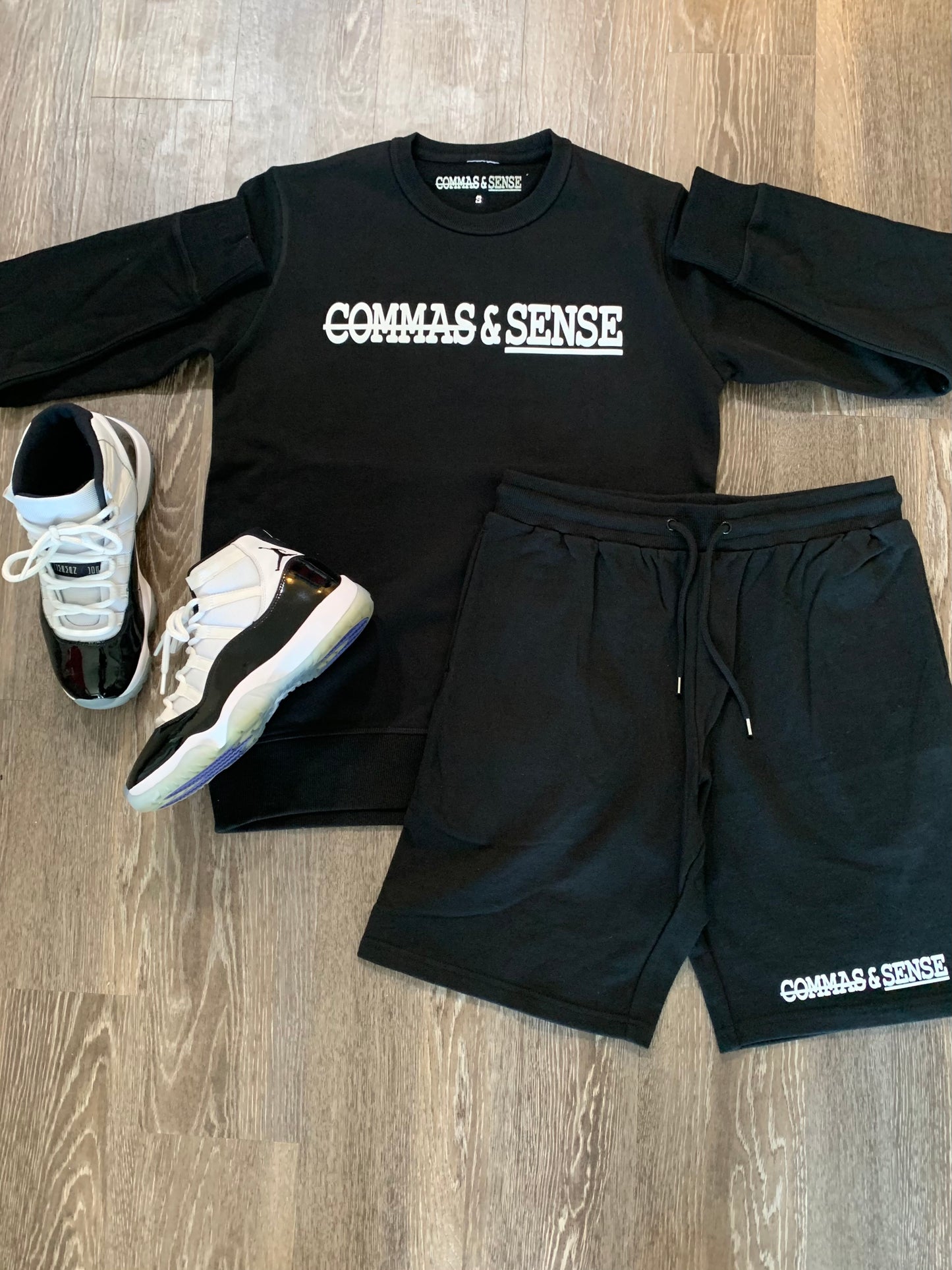 COMMAS & SENSE 3D LOGO SWEAT SHORTS