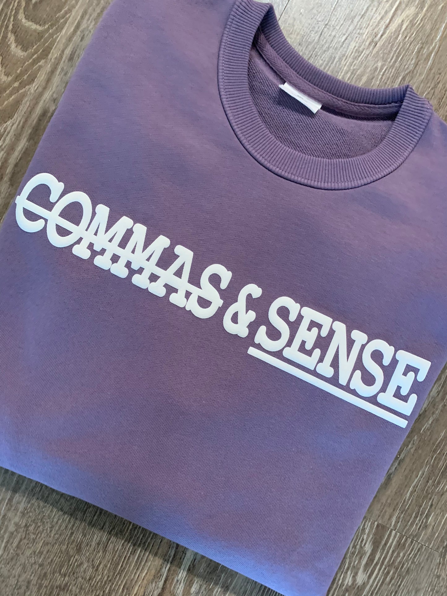 COMMAS & SENSE 3D LOGO CREWNECK SWEATSHIRT