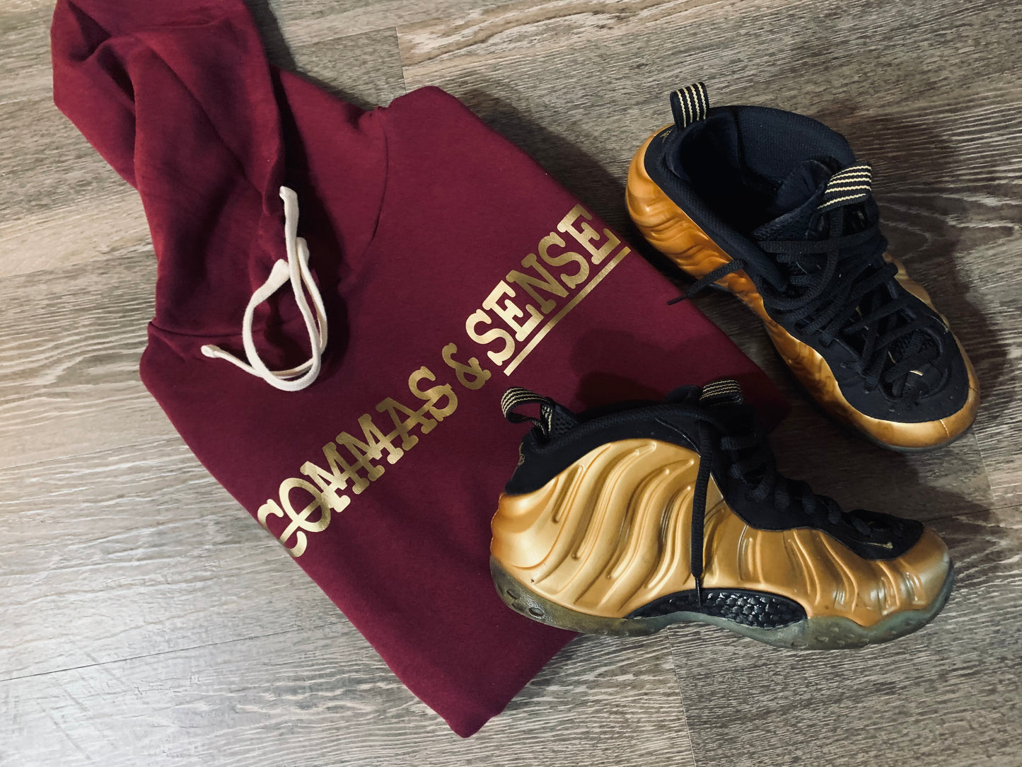 COMMAS & SENSE LOGO HOODIE