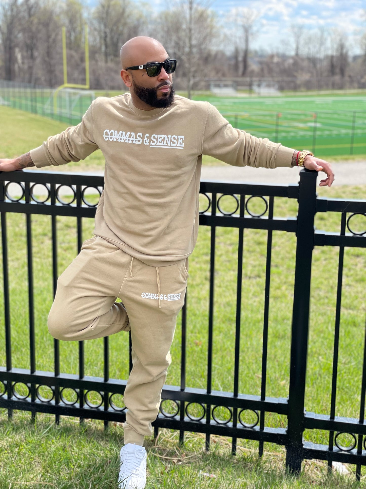 COMMAS & SENSE 3D LOGO SWEATPANTS