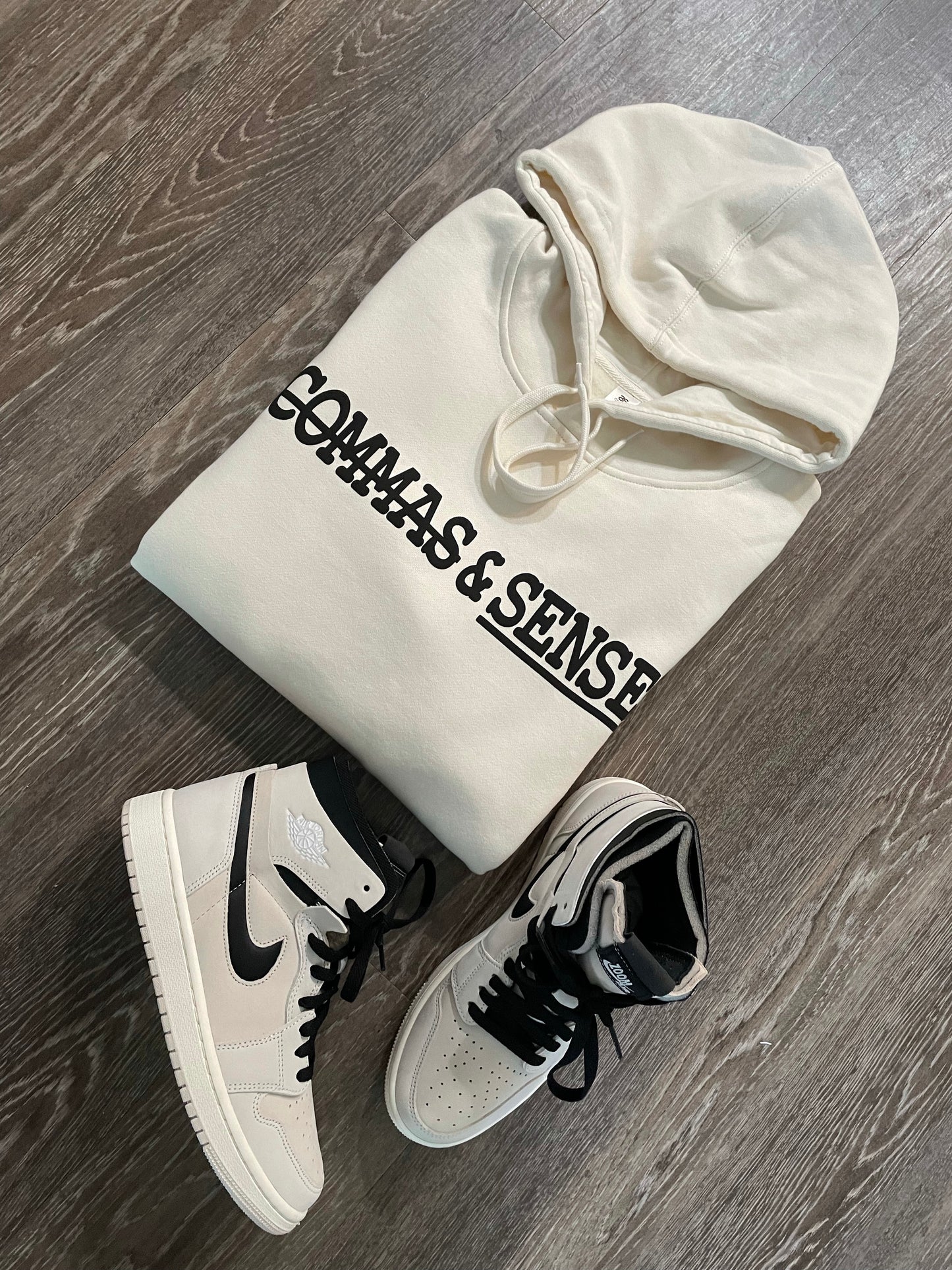 COMMAS & SENSE 3D LOGO HOODIE