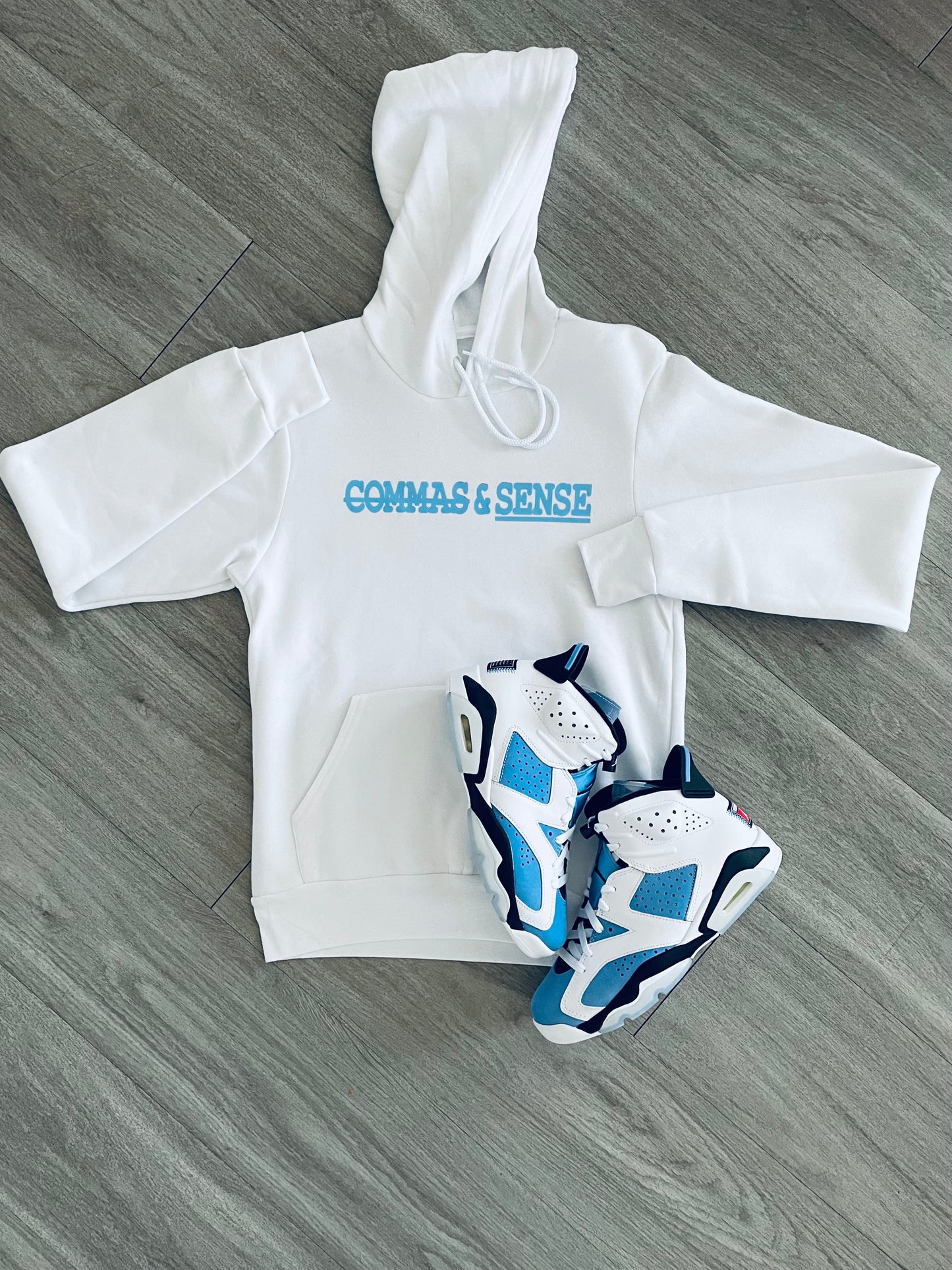 COMMAS & SENSE CLASSIC LOGO HOODIE