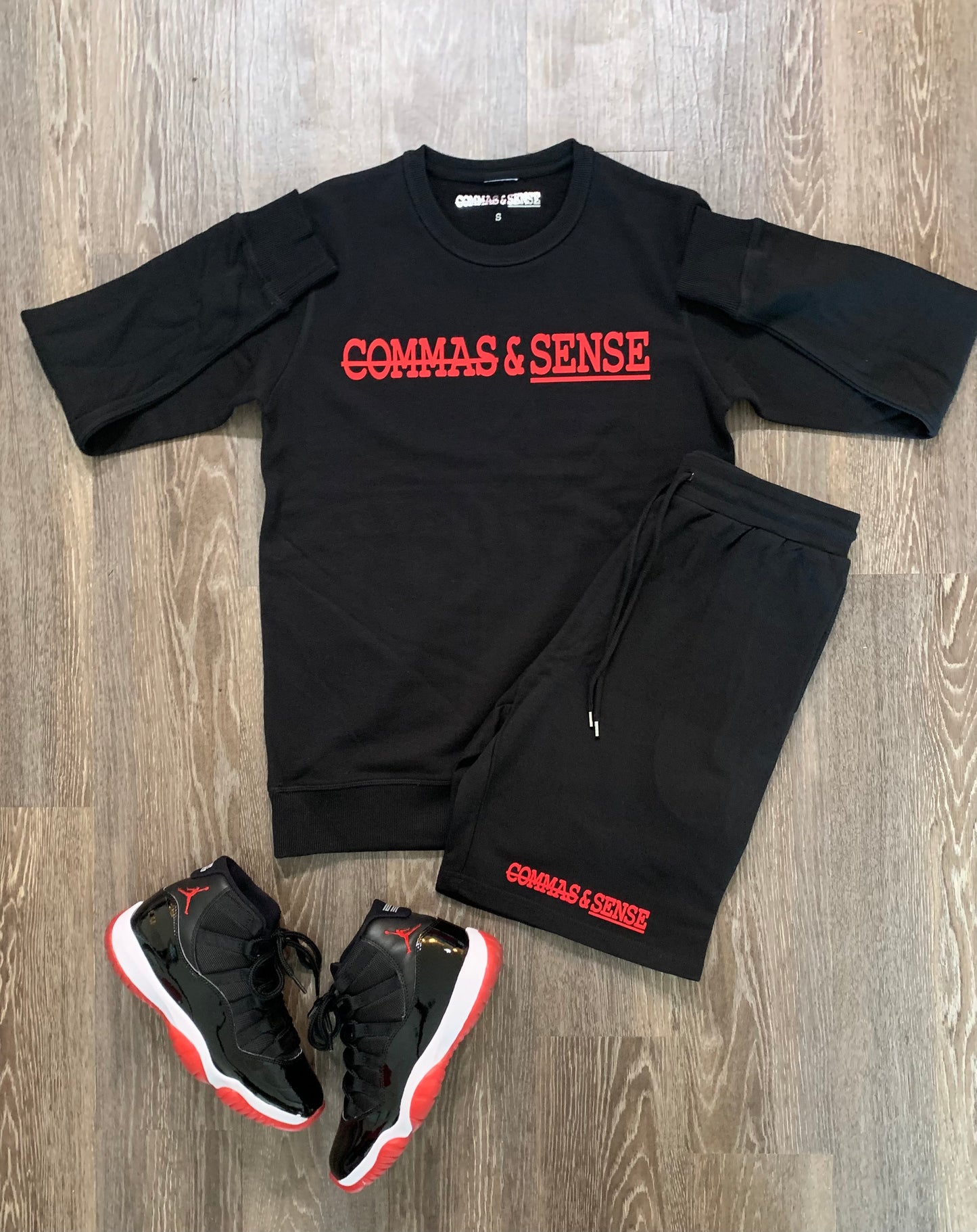 COMMAS & SENSE 3D LOGO CREWNECK SWEATSHIRT