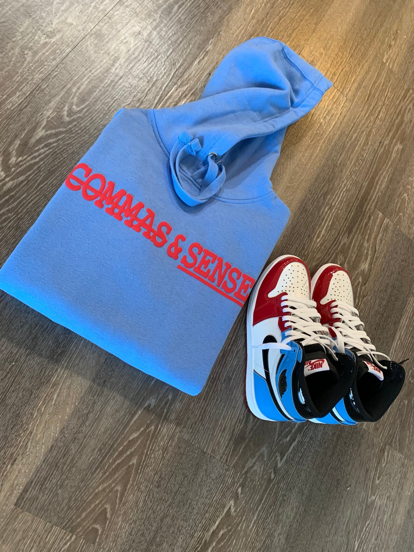 COMMAS & SENSE 3D LOGO HOODIE