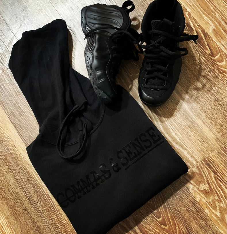 COMMAS & SENSE CLASSIC LOGO HOODIE