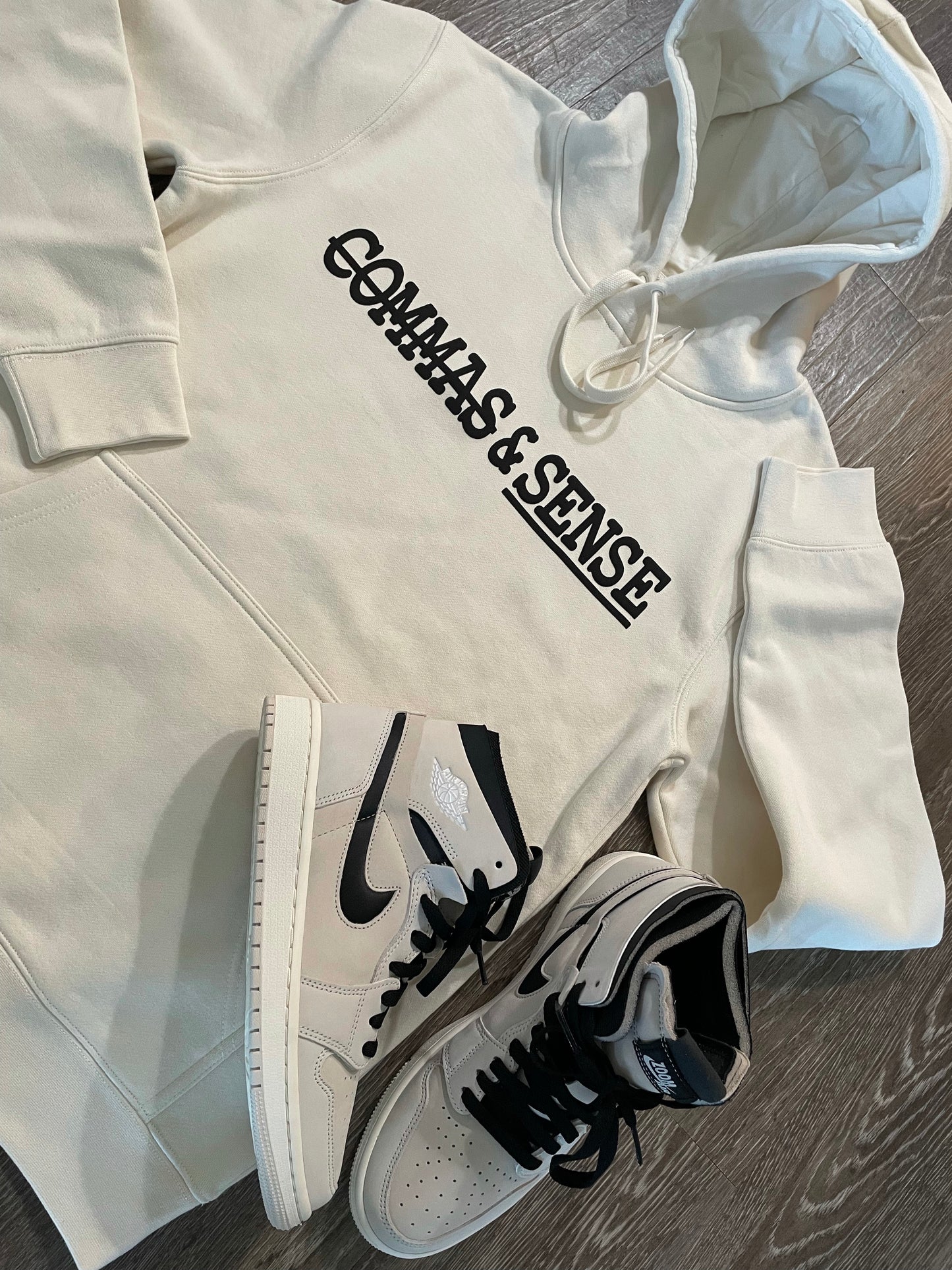 COMMAS & SENSE 3D LOGO HOODIE