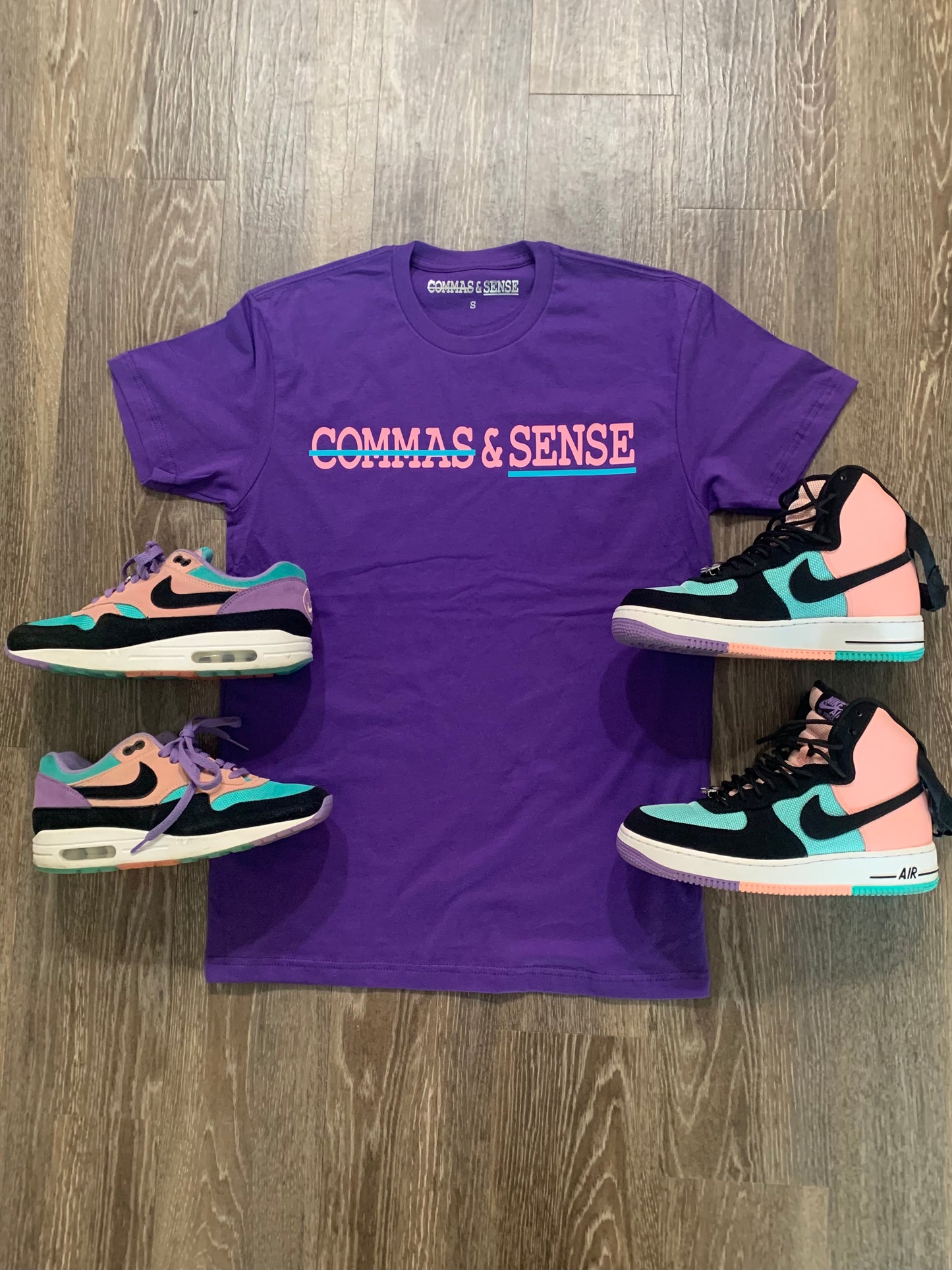 COMMAS & SENSE CUSTOM LOGO
