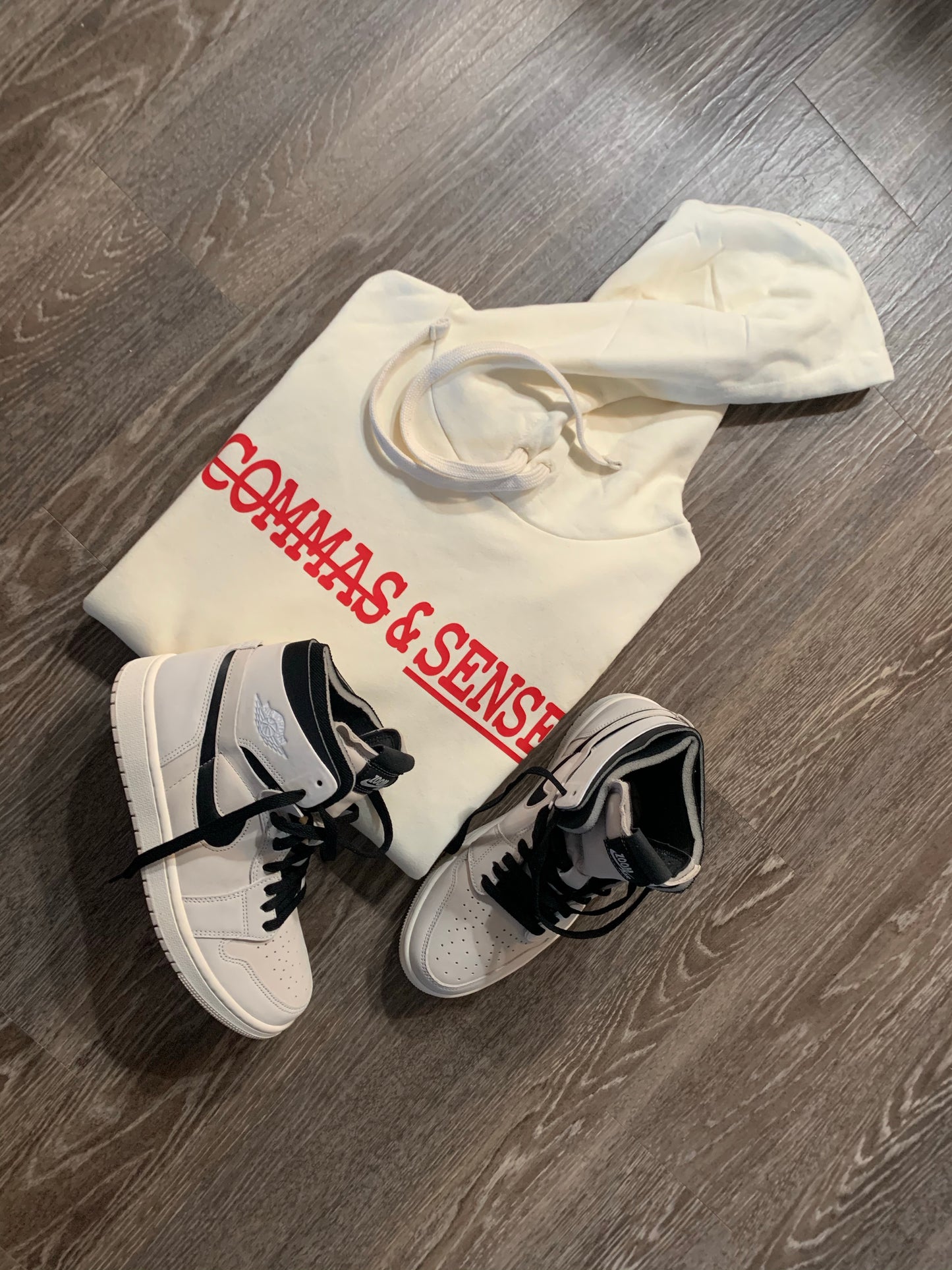 COMMAS & SENSE LOGO HOODIE