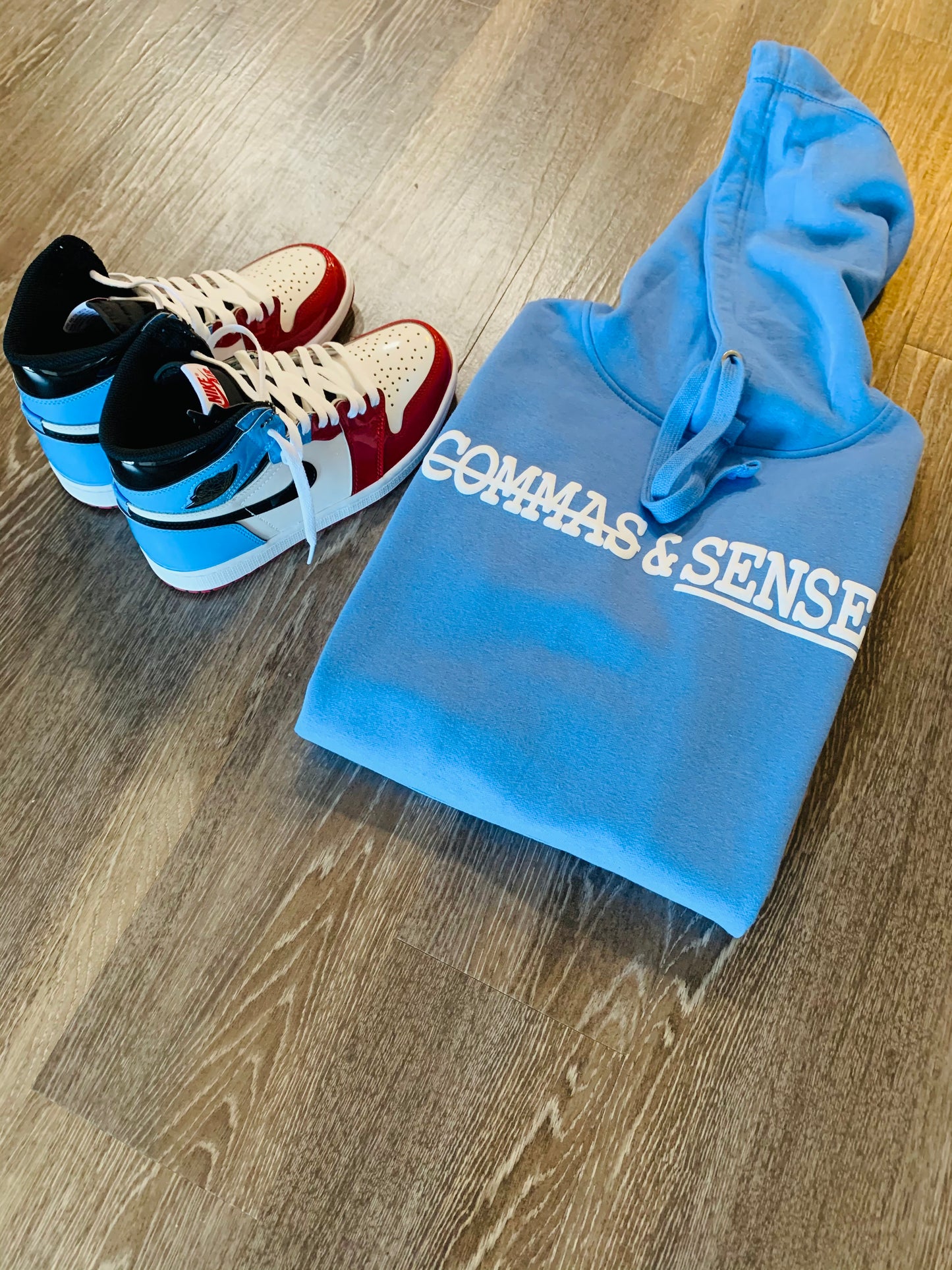 COMMAS & SENSE 3D LOGO HOODIE