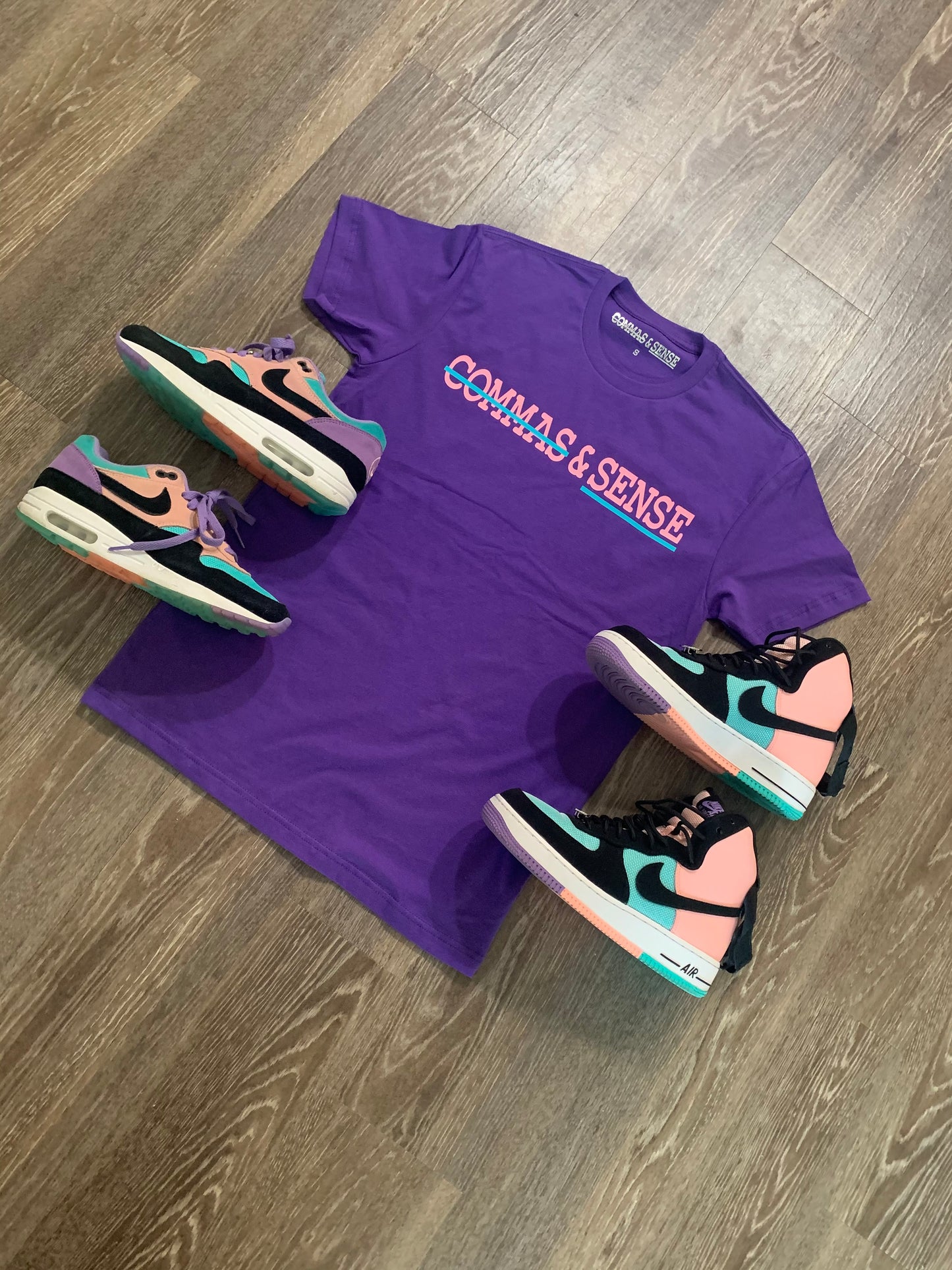 COMMAS & SENSE CUSTOM LOGO