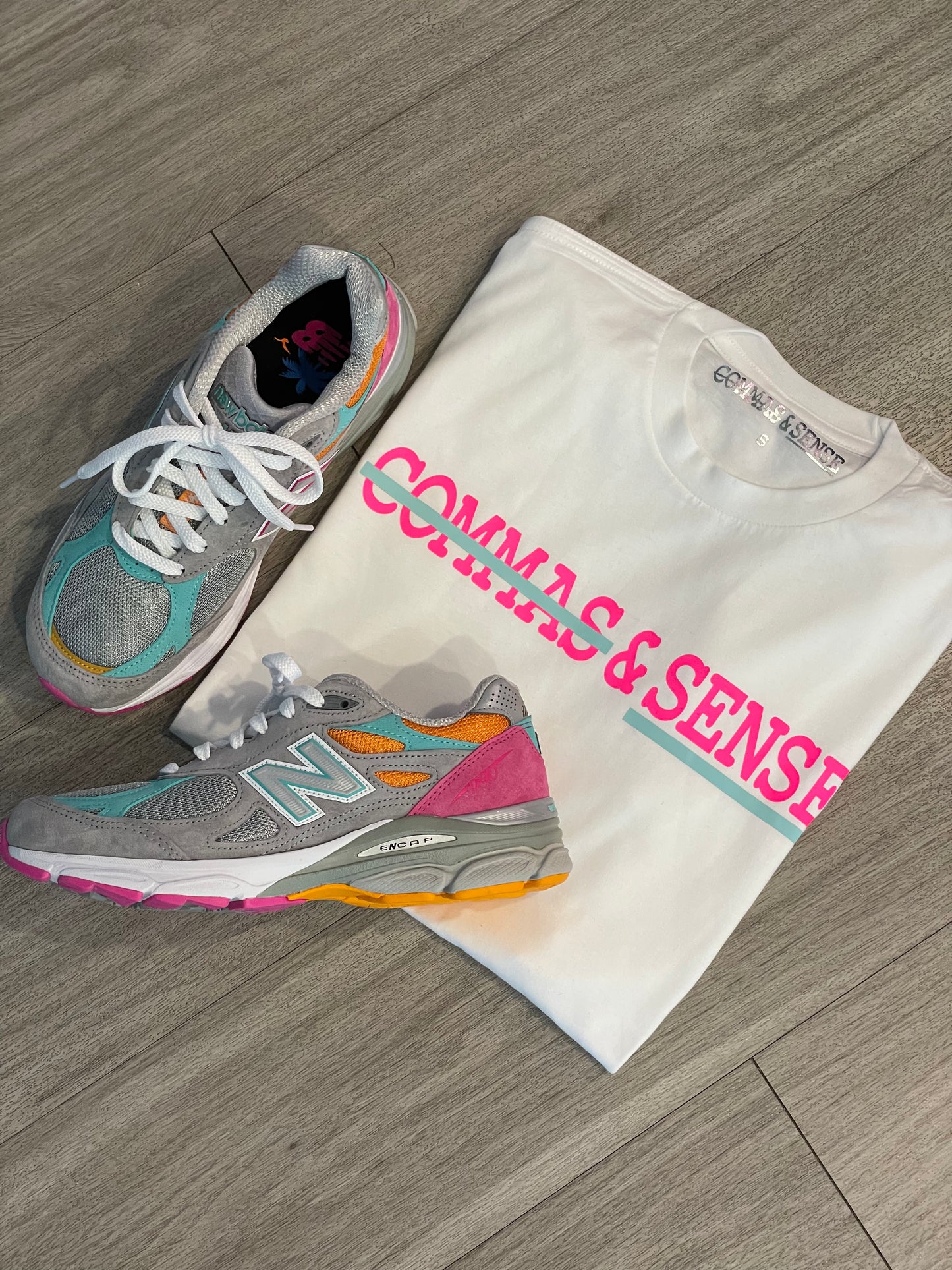 COMMAS & SENSE CUSTOM LOGO