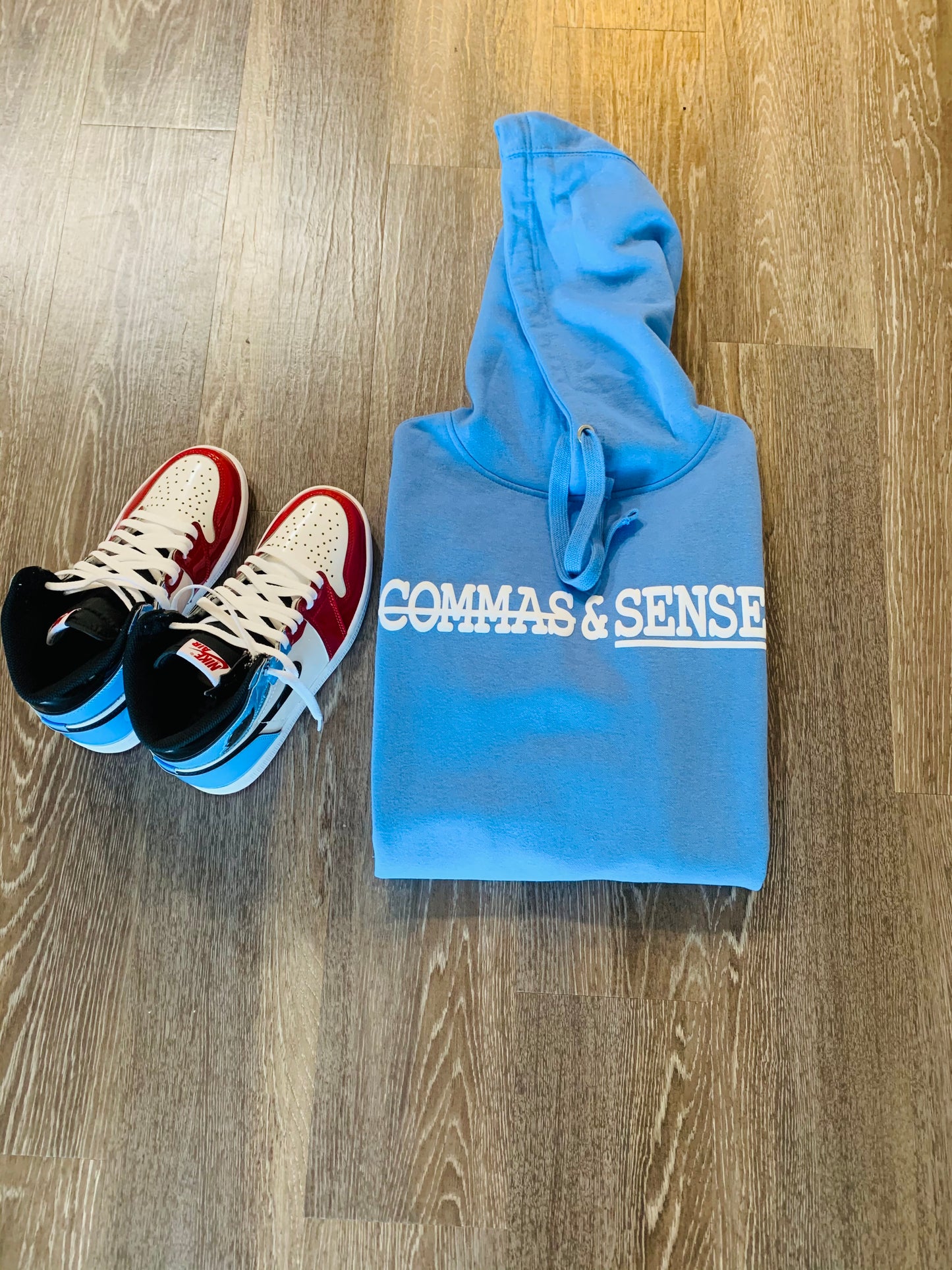 COMMAS & SENSE 3D LOGO HOODIE